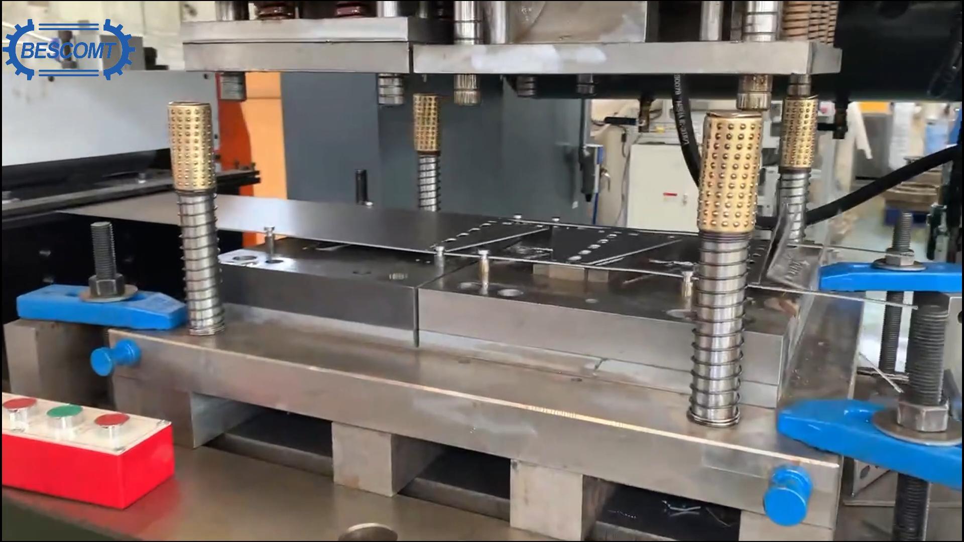 Linea di produzione di presse per stampaggio staffe per condizionatori d'aria in metallo