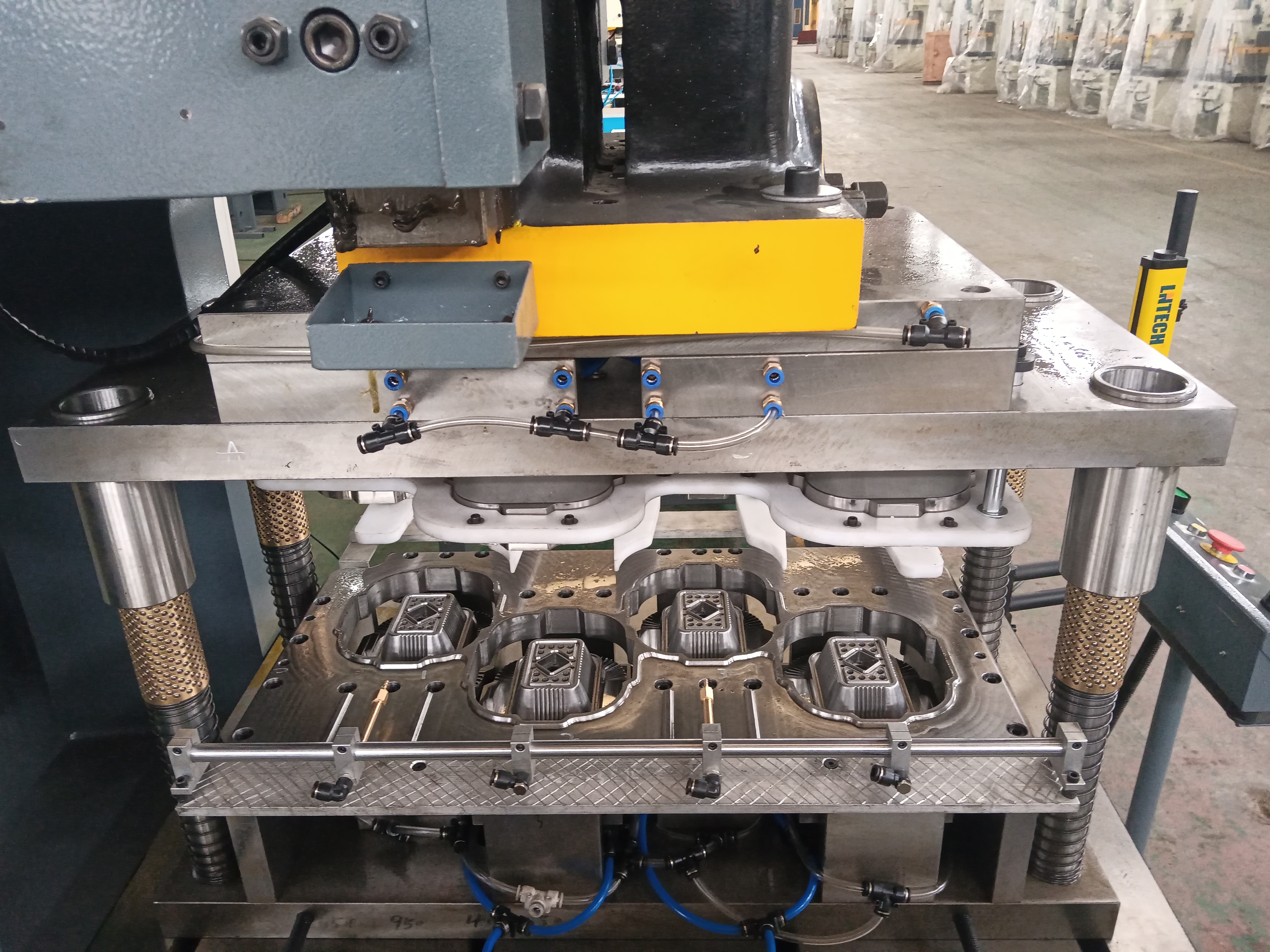 Aluminum foil food container mold ng factory supplier